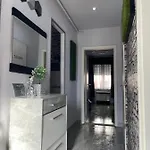 Kitty Downtown דירה