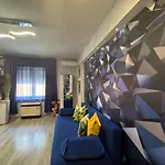 Kitty Downtown דברצן