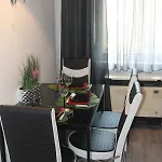 Kitty Downtown דברצן