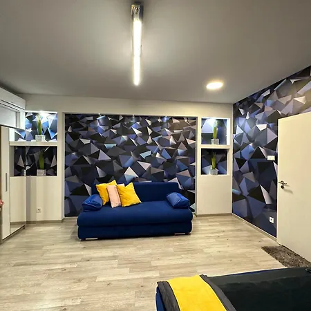 Kitty Downtown Apartman *
