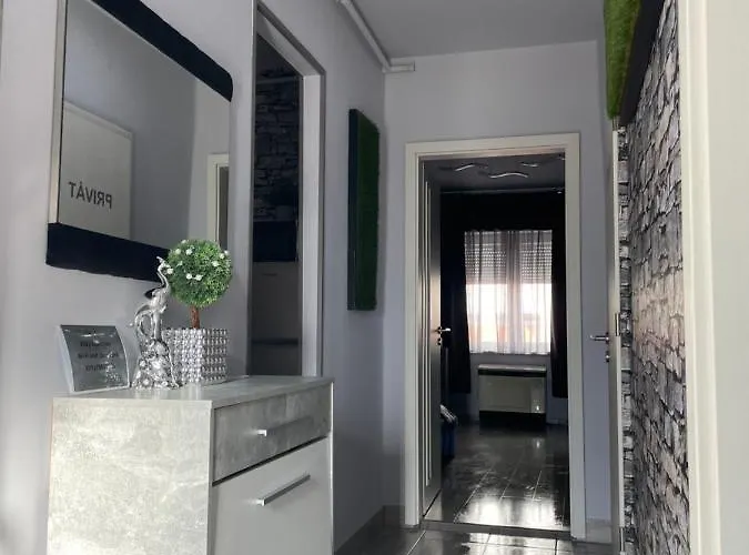 Kitty Downtown Apartman